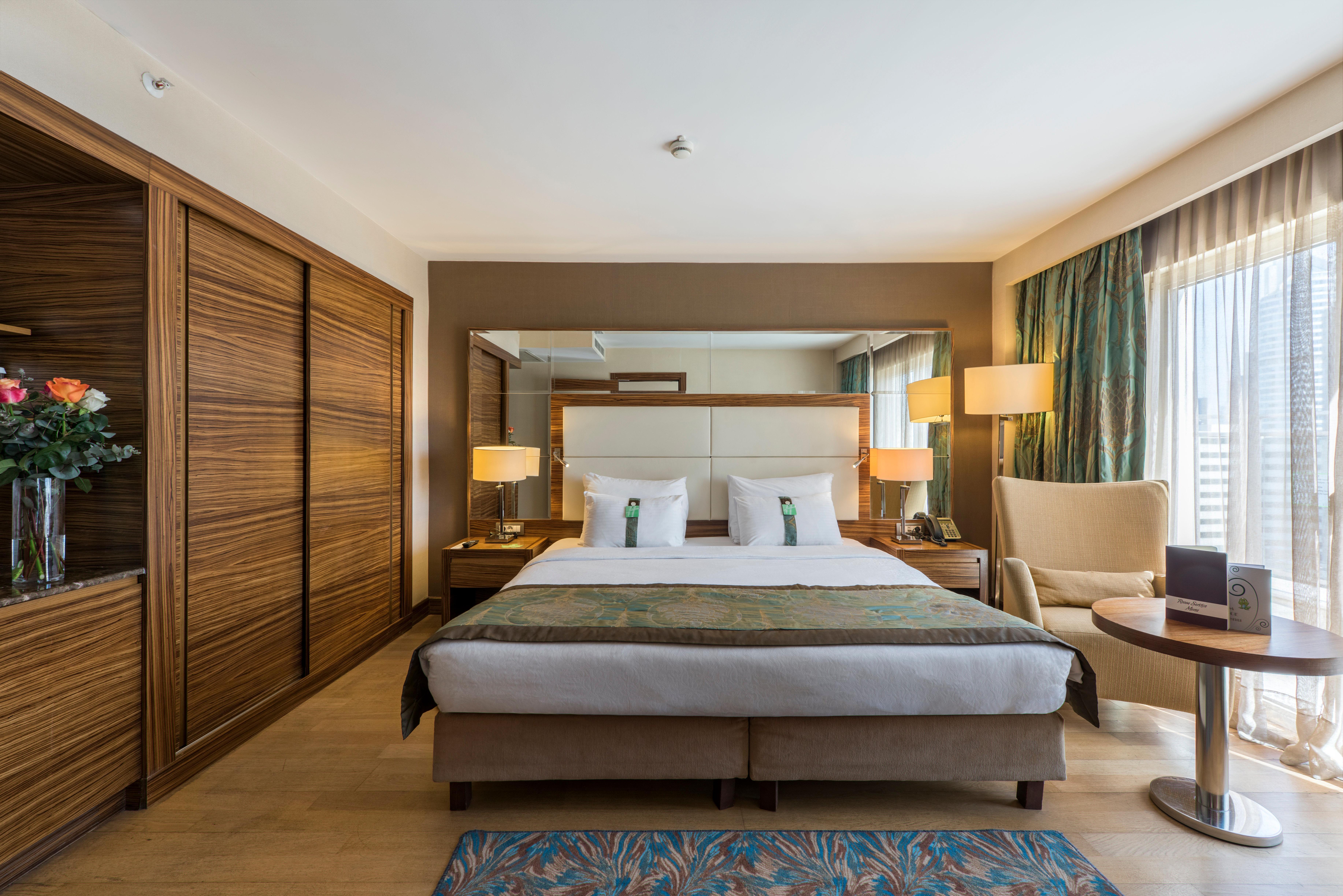 Holiday Inn Sisli By Ihg Istambul Exterior foto