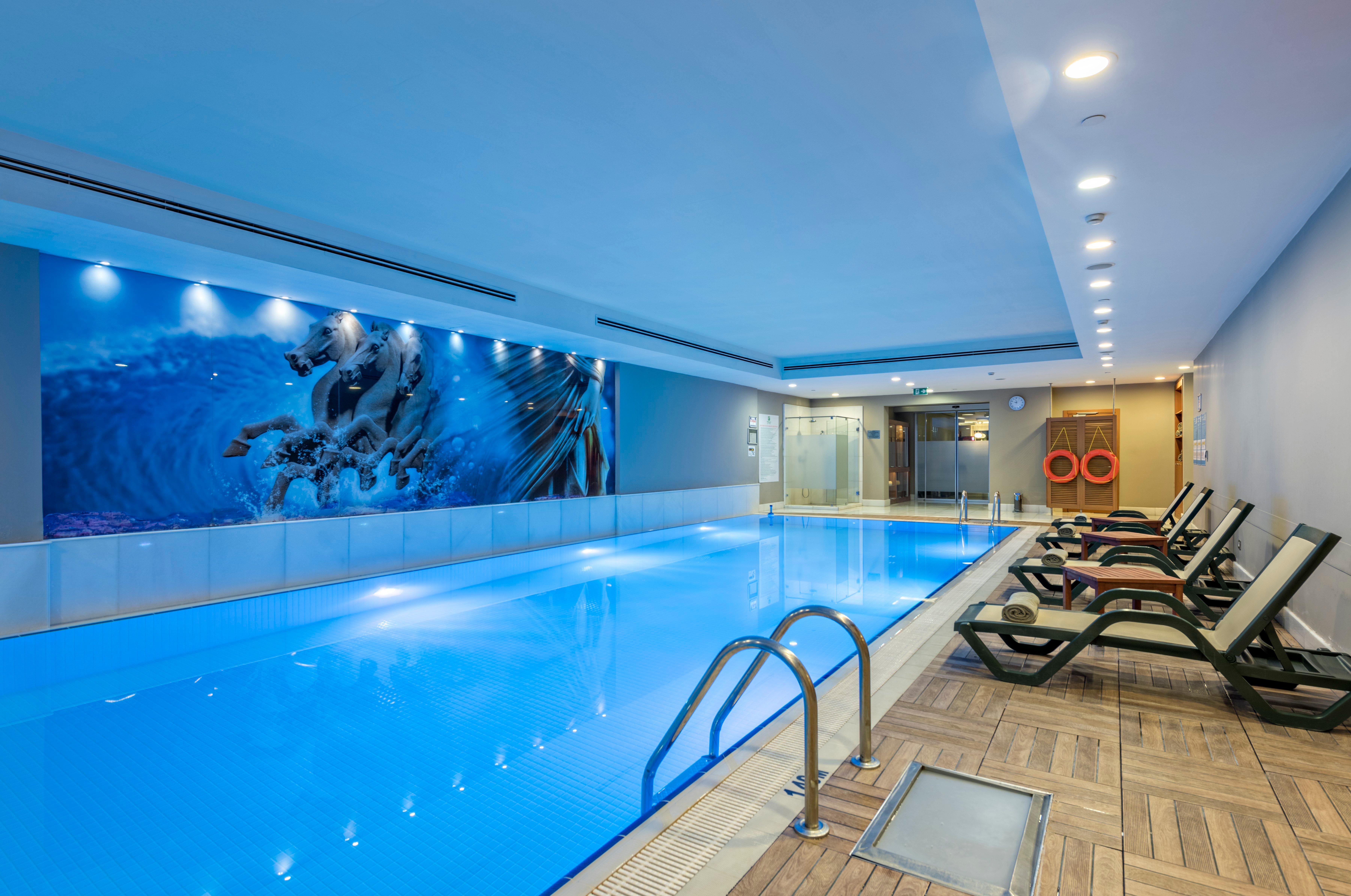 Holiday Inn Sisli By Ihg Istambul Exterior foto