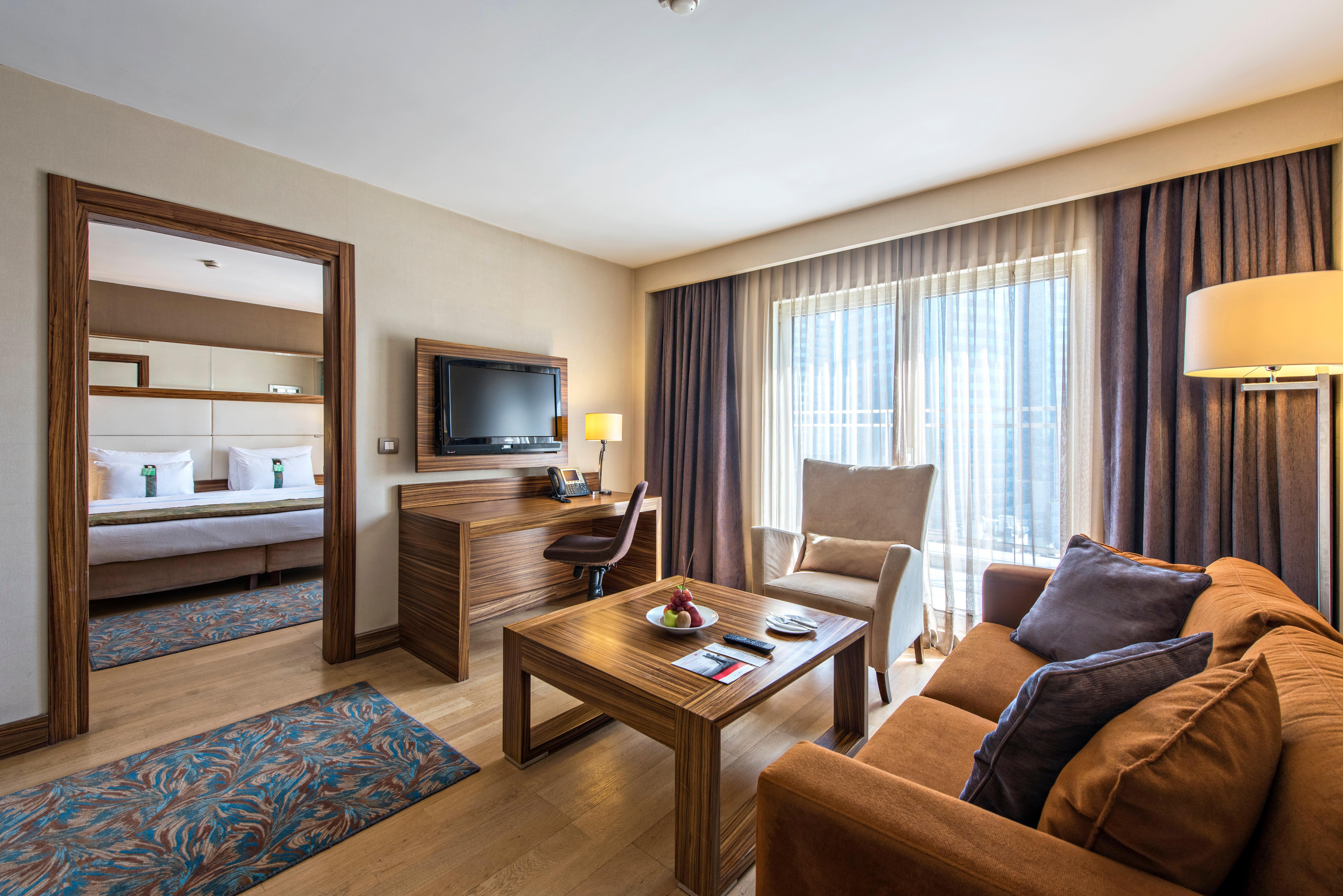 Holiday Inn Sisli By Ihg Istambul Exterior foto