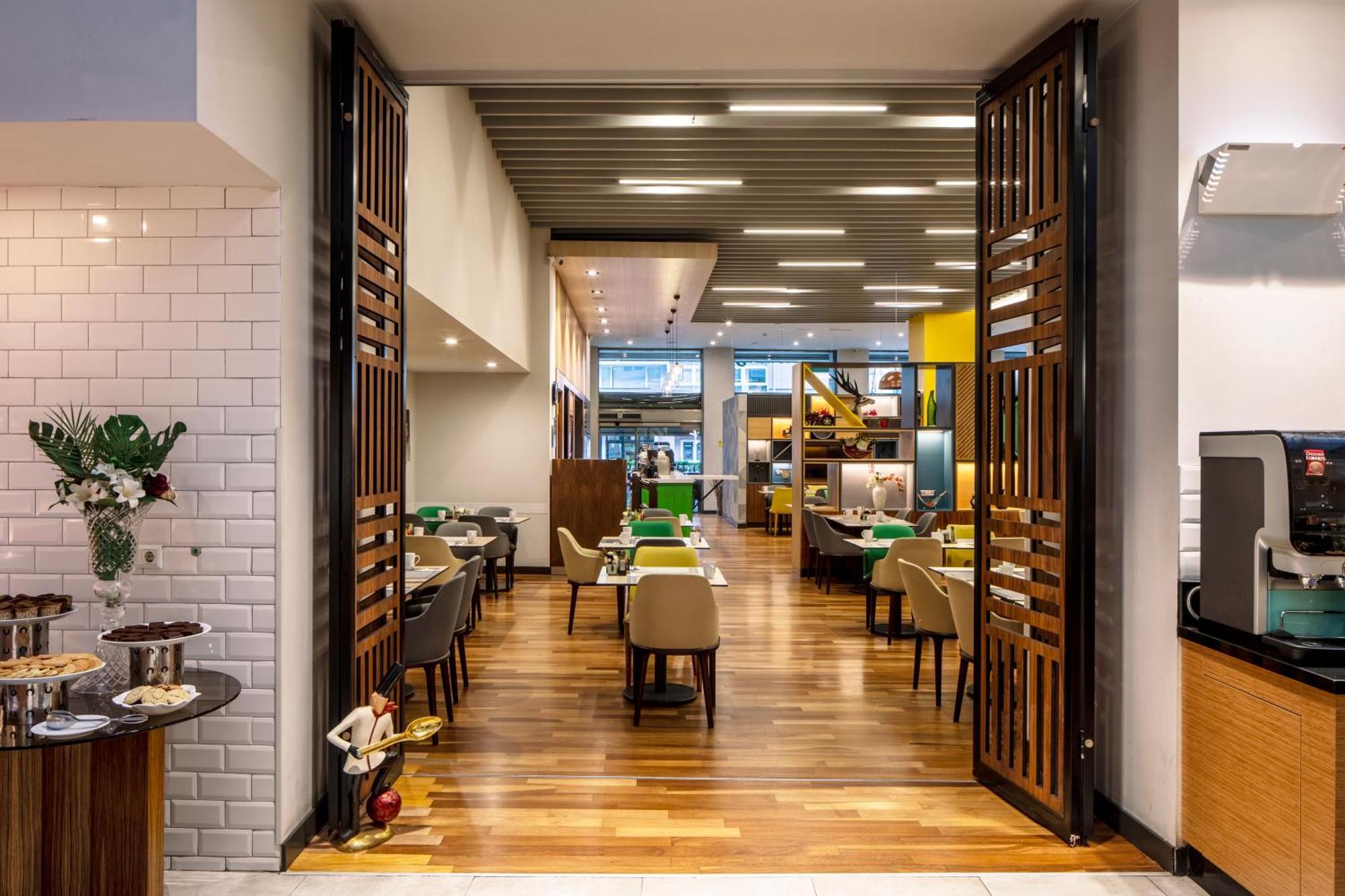 Holiday Inn Sisli By Ihg Istambul Exterior foto