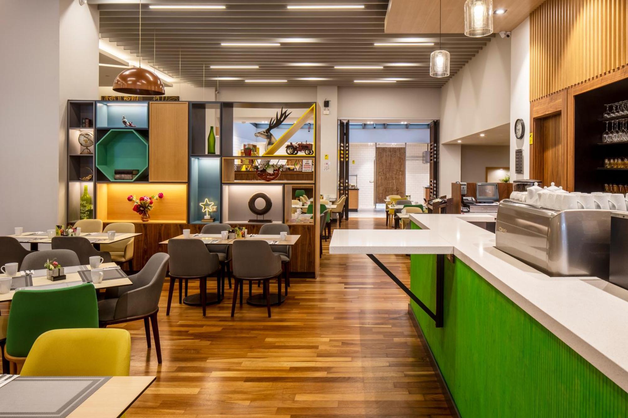 Holiday Inn Sisli By Ihg Istambul Exterior foto