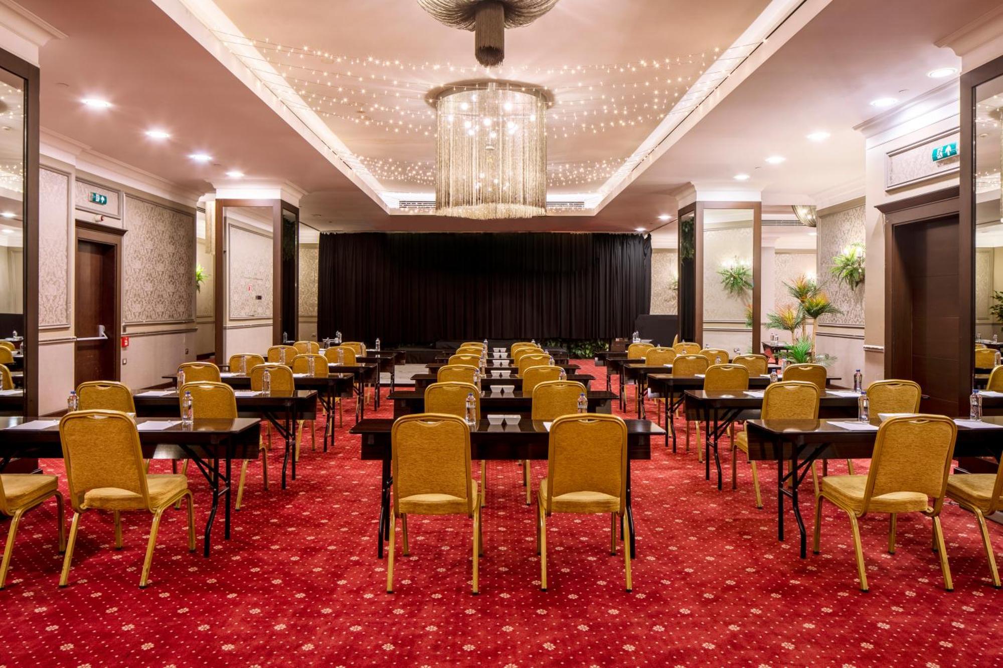 Holiday Inn Sisli By Ihg Istambul Exterior foto