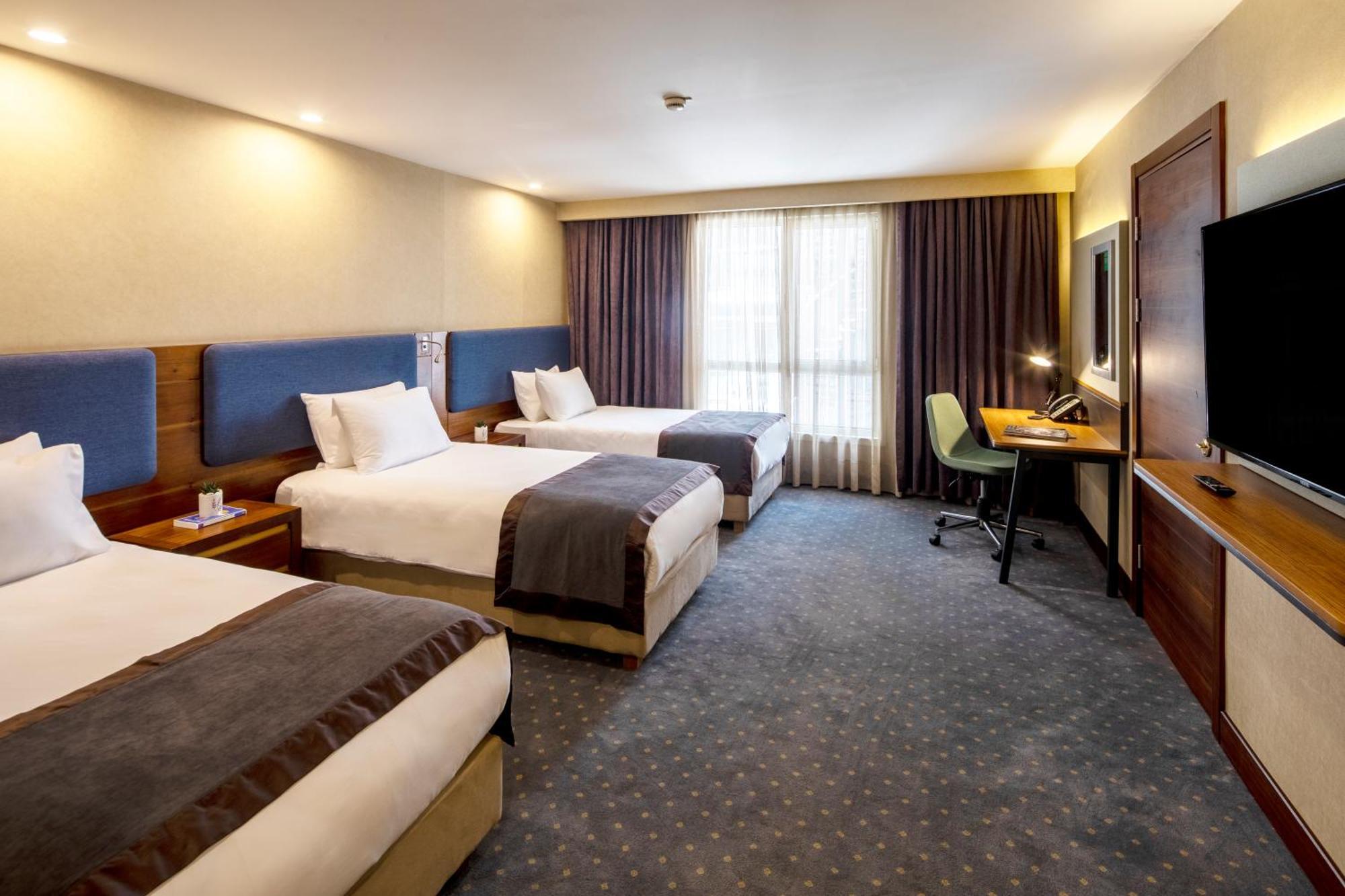 Holiday Inn Sisli By Ihg Istambul Exterior foto