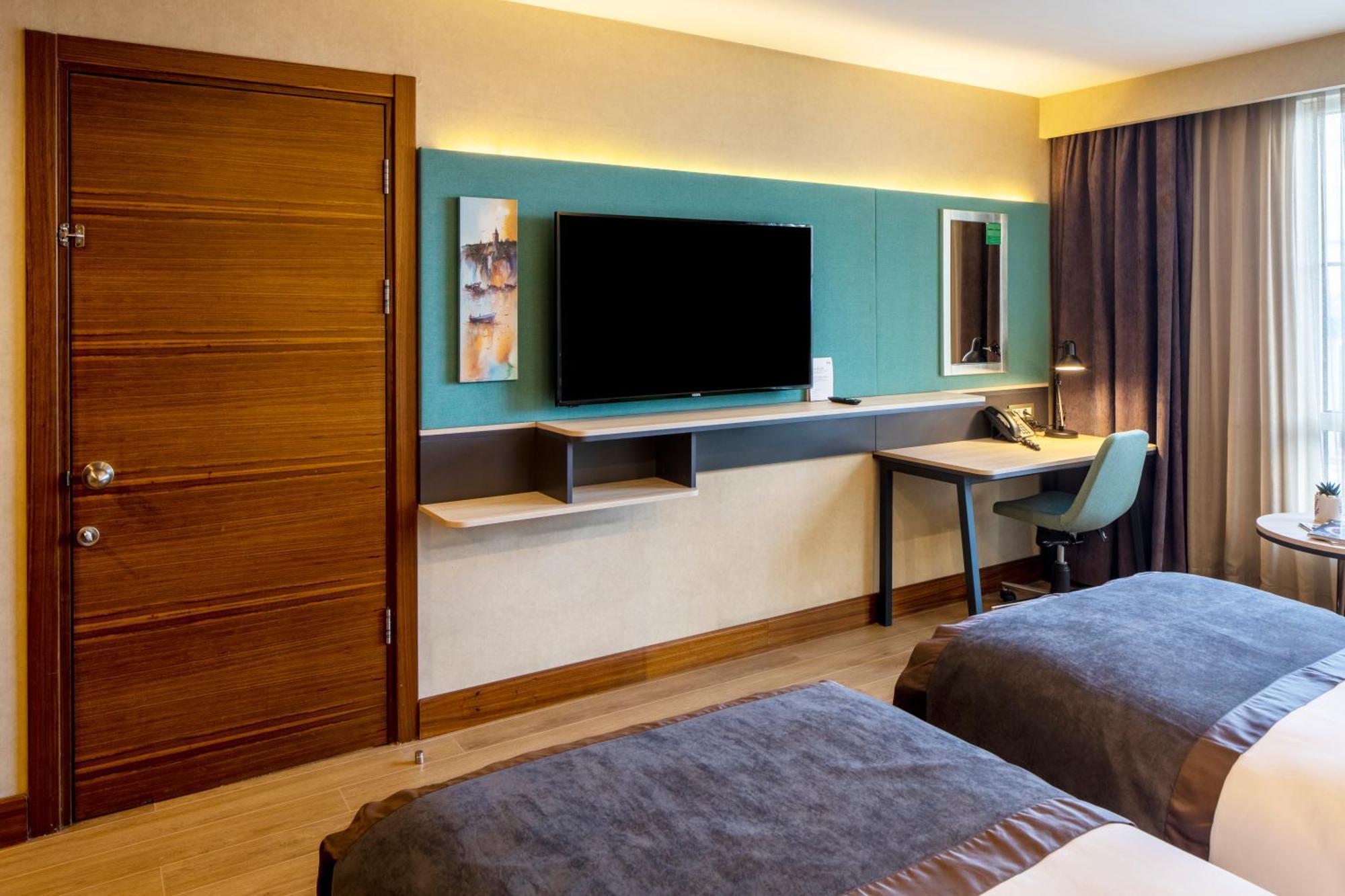 Holiday Inn Sisli By Ihg Istambul Exterior foto